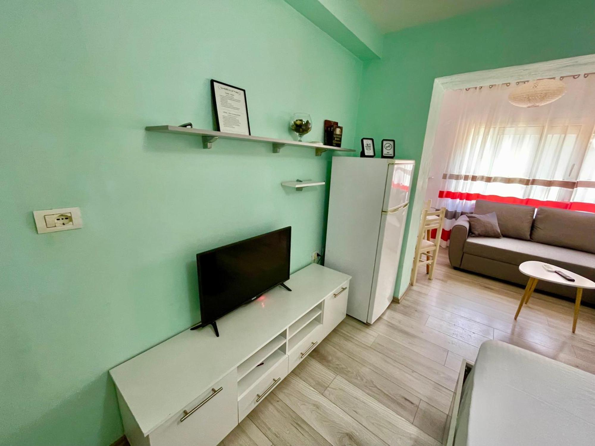 Superb Studio Apartment Near To The City Center Tiranë Eksteriør bilde