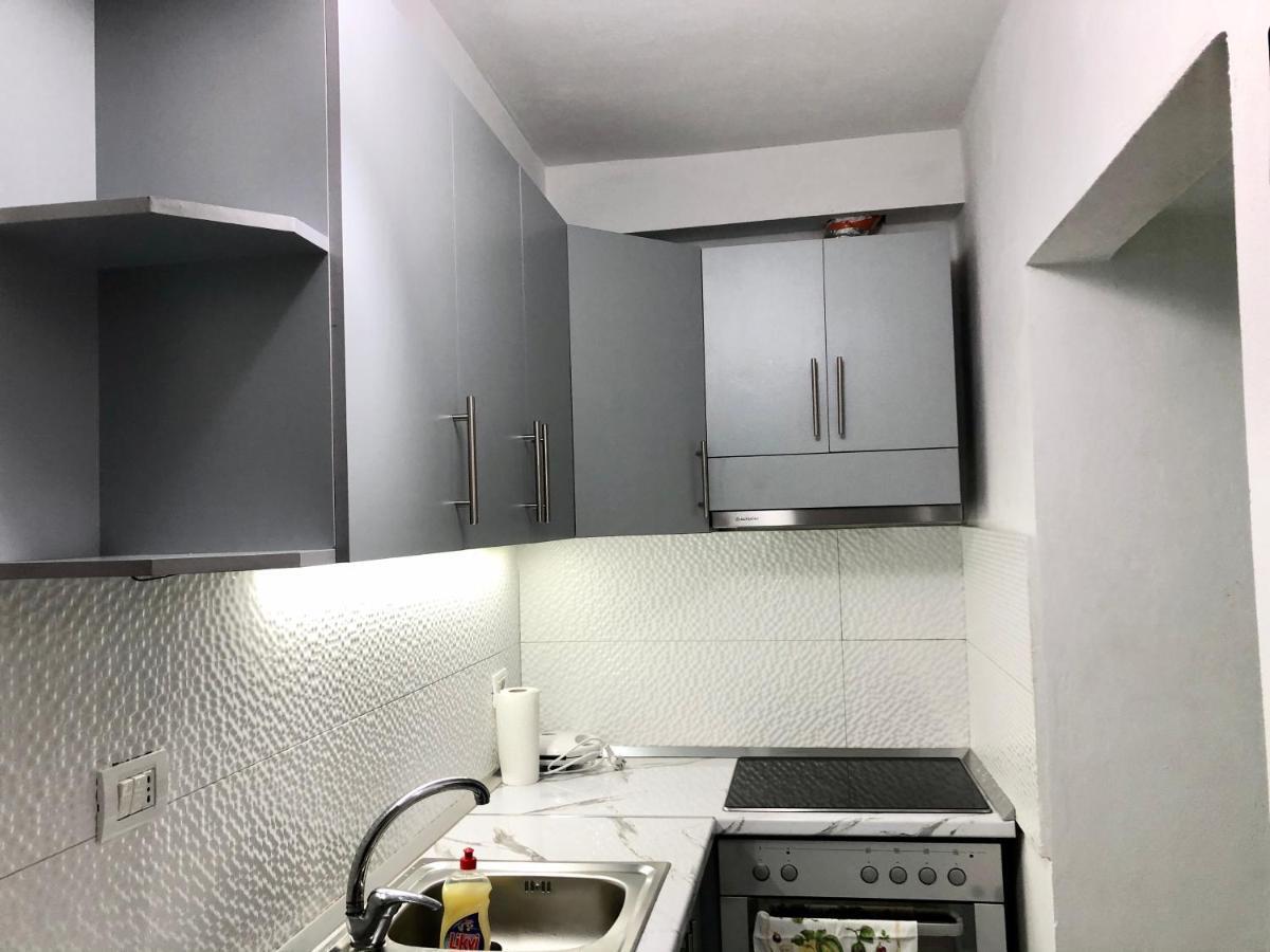 Superb Studio Apartment Near To The City Center Tiranë Eksteriør bilde