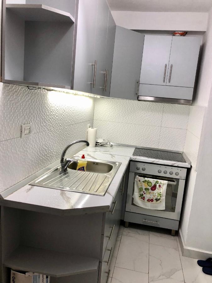 Superb Studio Apartment Near To The City Center Tiranë Eksteriør bilde
